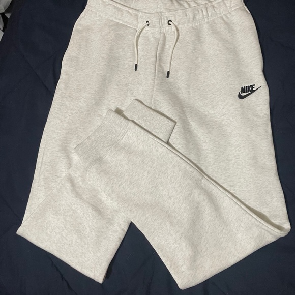 Women’s Nike Sweat Pants - Picture 1 of 3